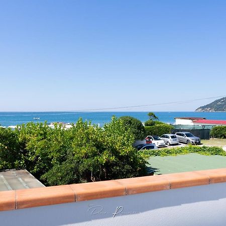 Casa Vacanze Vistamare Marinella di Sarzana Exteriör bild